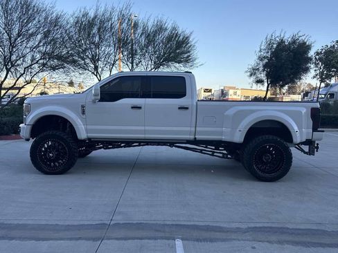 Used 2022 Ford F450 Platinum image 2
