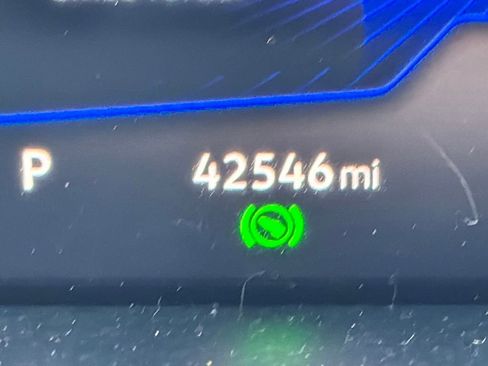 Used 2023 Volkswagen Taos SE image 25