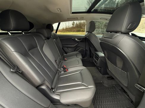 Used 2019 Audi Q8 Premium Plus w/ Premium Plus image 21