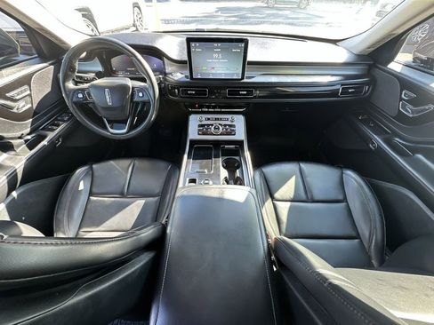 Used 2021 Lincoln Aviator 2WD w/ Class IV Trailer Tow Package image 18