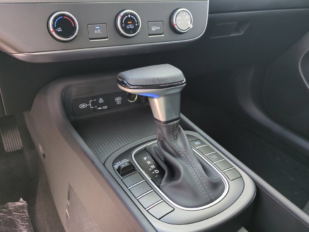 New 2027 Hyundai Kona SE FWD image 21