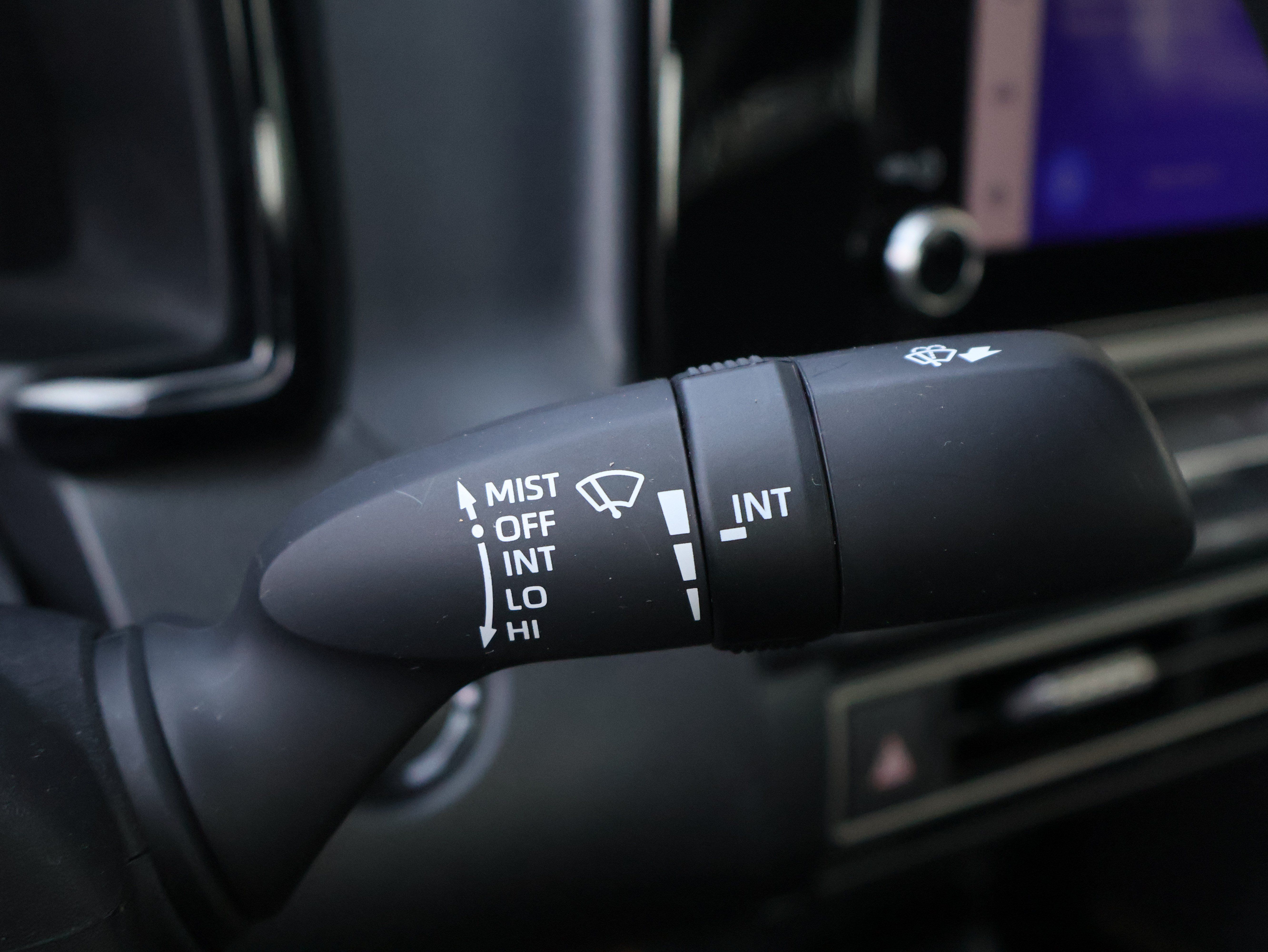 Used 2025 Toyota Camry SE FWD image 31
