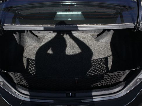 Used 2017 Toyota Corolla LE image 30