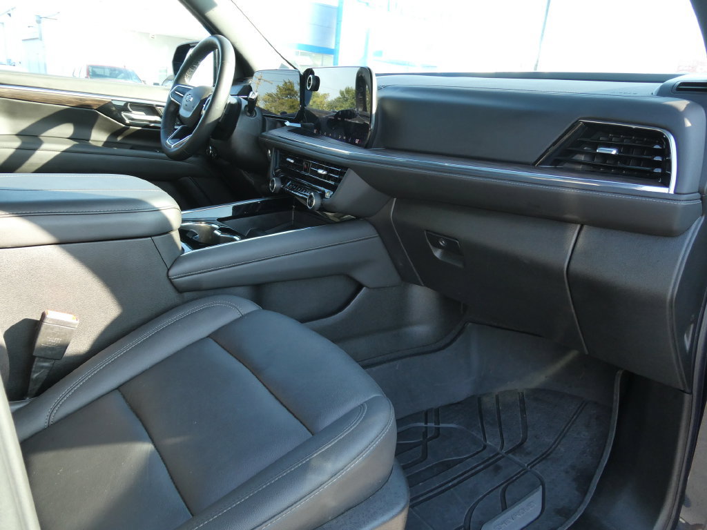 Certified 2025 Chevrolet Suburban Z71 w/ Comfort Package AWD/4WD image 15