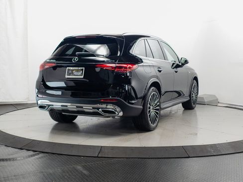Used 2025 Mercedes-Benz GLC 350e 4MATIC image 29