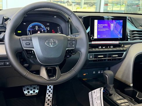 Certified 2026 Toyota Camry SE w/ Convenience Package FWD image 32