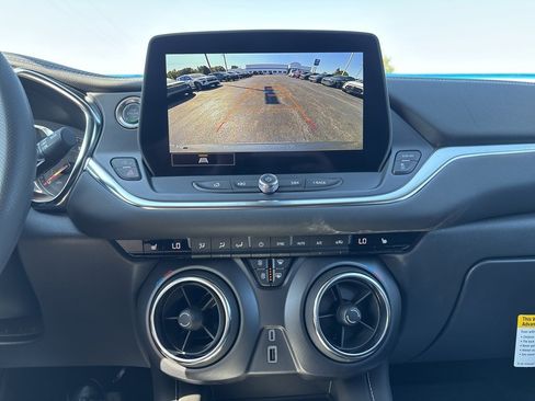 New 2025 Chevrolet Blazer LT w/ Convenience Package image 18