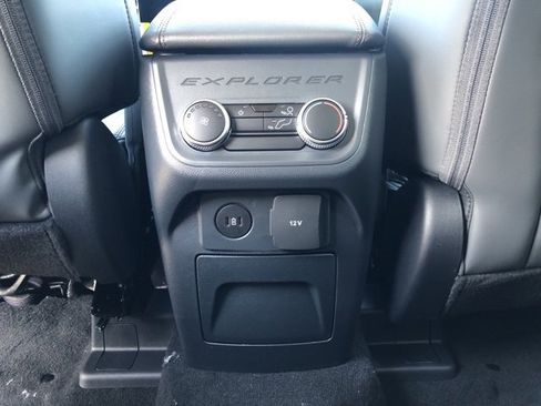 New 2025 Ford Explorer Active w/ Active Comfort Package image 24