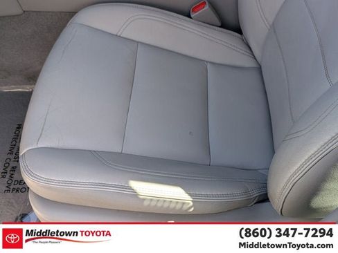 Used 2017 Toyota Camry XLE w/ Moonroof Package FWD image 15