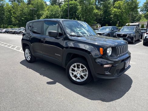 Used 2023 Jeep Renegade Latitude AWD/4WD image 7