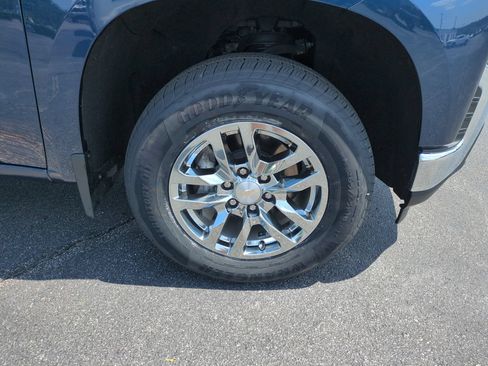 Used 2022 Chevrolet Silverado 1500 LT AWD/4WD image 12
