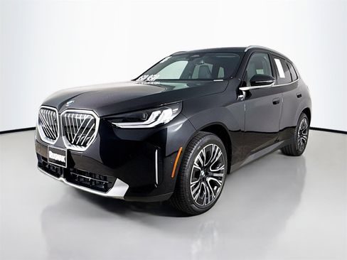 Used 2025 BMW X3 xDrive30i w/ Premium Package image 3