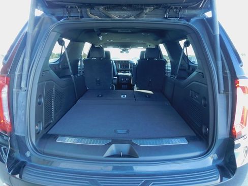 Used 2023 GMC Yukon XL Denali image 12
