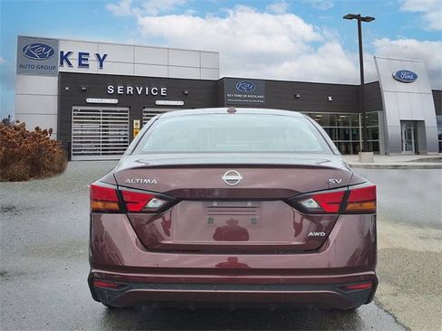 Used 2024 Nissan Altima 2.5 SV image 6