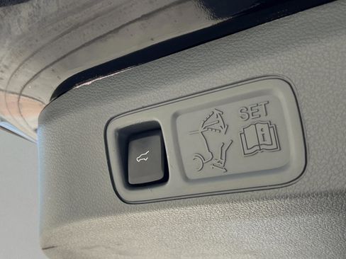 Used 2019 Lincoln Navigator Reserve AWD/4WD image 31