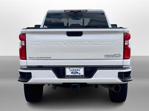 Used 2024 Chevrolet Silverado 2500 High Country w/ High Country Premium Package image 3