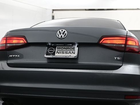 Used 2017 Volkswagen Jetta S image 10