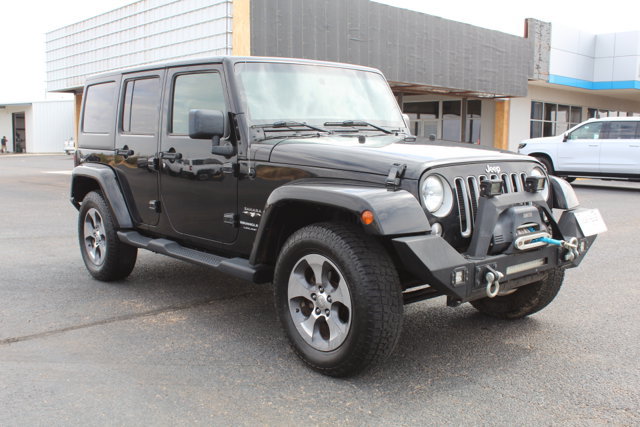 Used 2018 Jeep Wrangler Unlimited Sahara w/ Dual Top Group AWD/4WD image 1