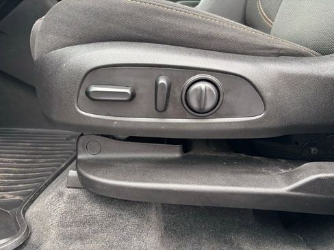 Used 2019 Chevrolet Traverse LT image 15