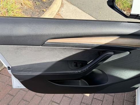 Used 2022 Tesla Model 3 image 24