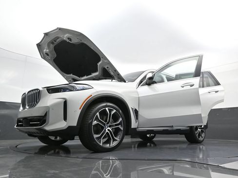 New 2026 BMW X5 xDrive40i w/ Premium Package AWD/4WD image 40