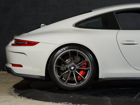 Used 2019 Porsche 911 GT3 RWD image 23