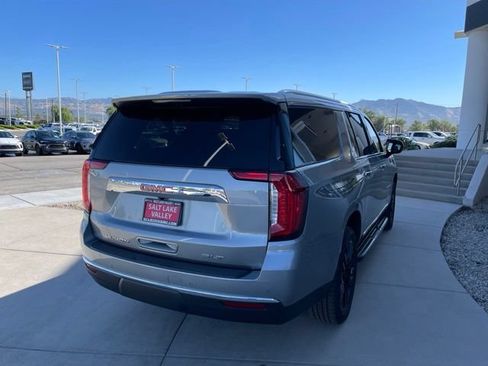 Used 2023 GMC Yukon XL SLT AWD/4WD image 5