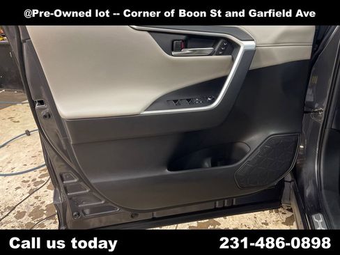 Used 2020 Toyota RAV4 Limited AWD/4WD image 15