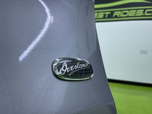 Used 2017 Jeep Cherokee Overland w/ Technology Group image 14