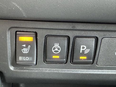 Used 2024 Nissan Frontier SV w/ SV Convenience Package image 22