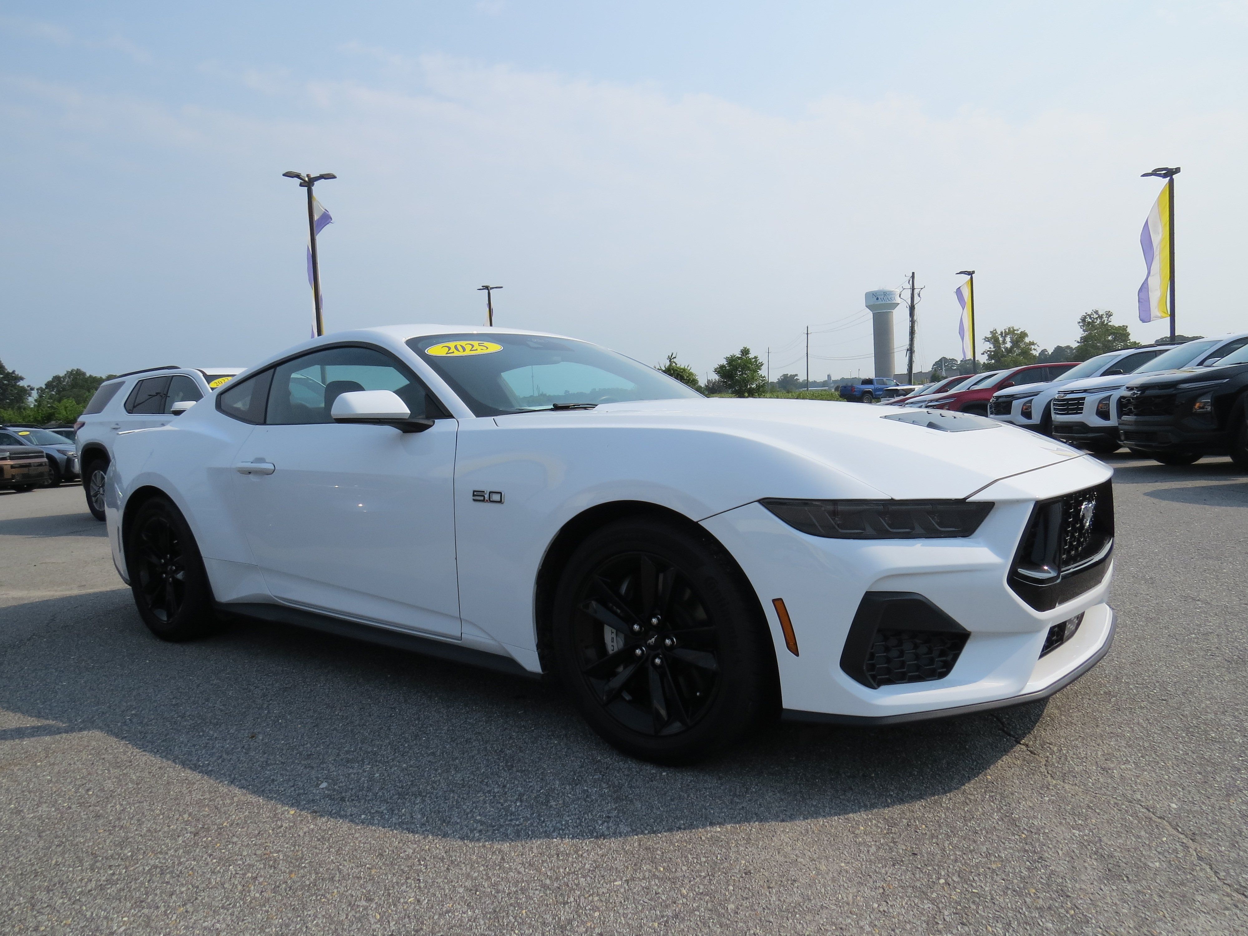 Used 2025 Ford Mustang GT RWD image 2