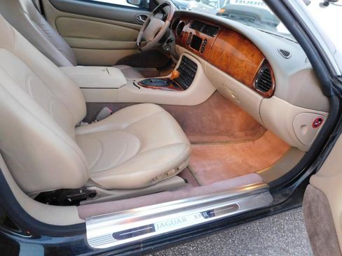 Used 2002 Jaguar XK8 Convertible image 11