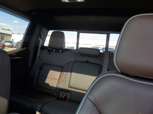 Used 2023 GMC Sierra 1500 Denali w/ Denali Reserve Package AWD/4WD image 29