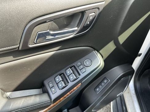 Used 2018 Chevrolet Tahoe Premier AWD/4WD image 17