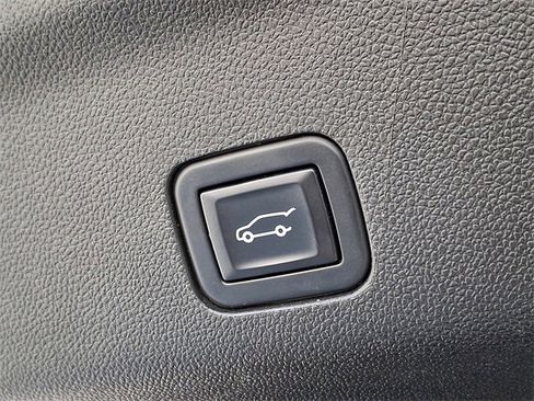 Used 2022 GMC Yukon XL Denali image 37