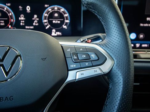 New 2026 Volkswagen Tiguan SE R-Line image 37