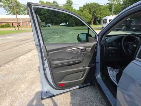 Used 2025 Honda Ridgeline RTL image 11
