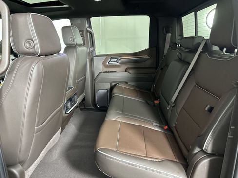 New 2026 GMC Sierra 1500 Denali w/ LPO, Black Badging Package AWD/4WD image 27