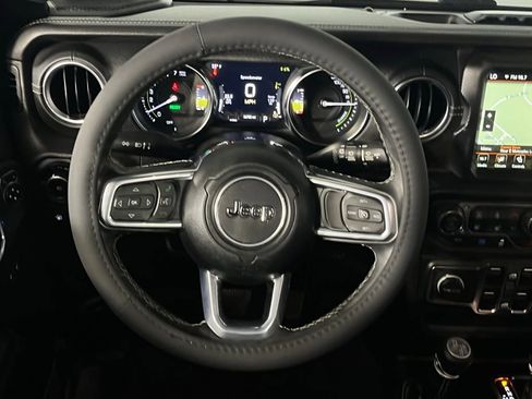 Used 2023 Jeep Wrangler Unlimited Sahara w/ Cold Weather Group image 33