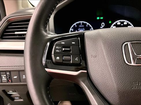 Used 2025 Honda Odyssey EX-L image 26