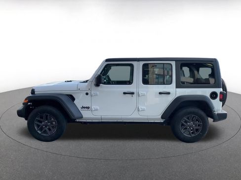 Used 2025 Jeep Wrangler Sport S image 9