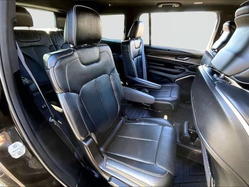 Used 2023 Jeep Grand Cherokee L Overland w/ Luxury Tech Group IV image 17