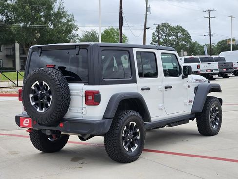 Used 2026 Jeep Wrangler Unlimited Rubicon AWD/4WD image 8