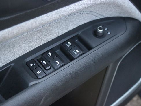 Used 2024 Jeep Compass Latitude AWD/4WD image 13