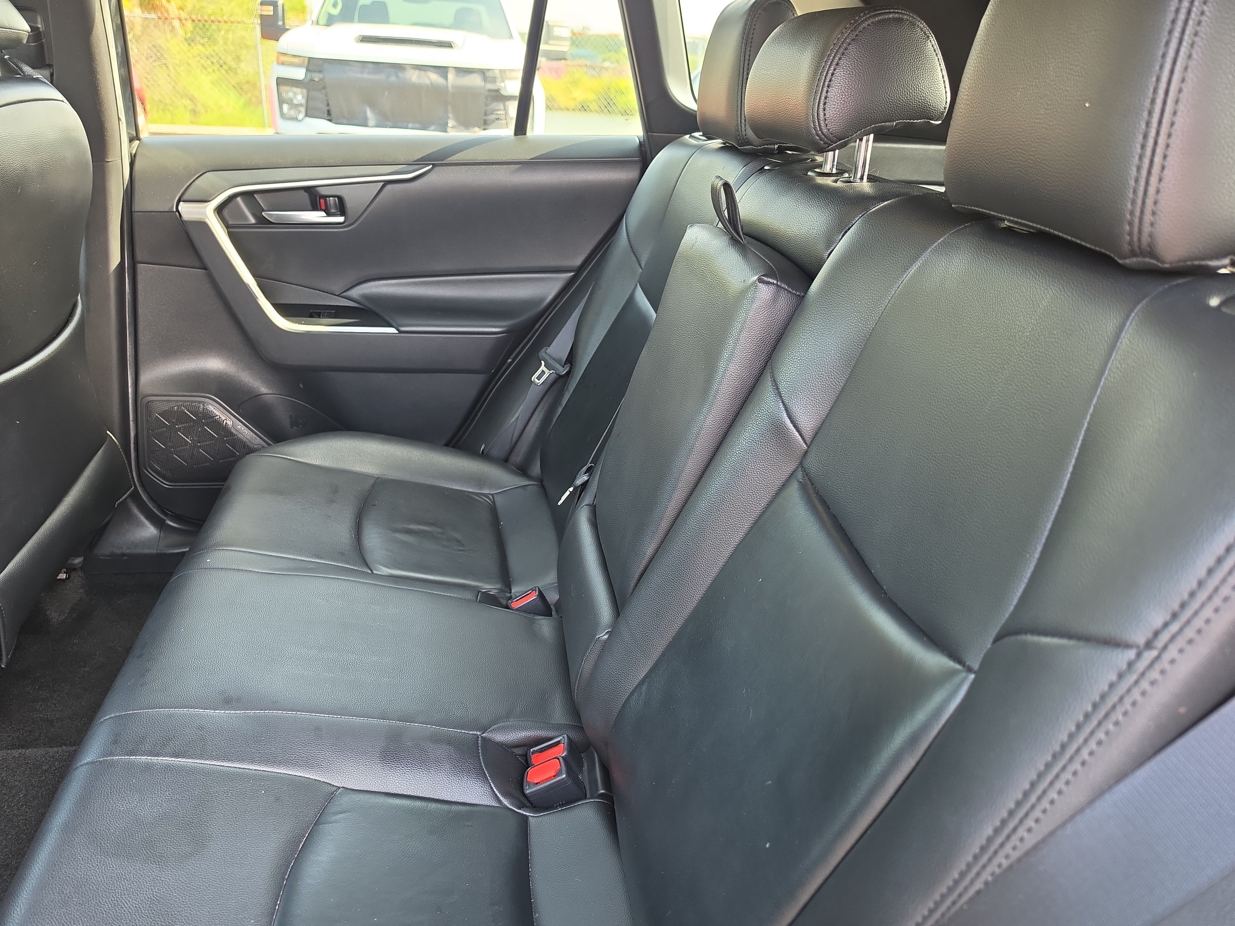 Used 2022 Toyota RAV4 SE w/ Convenience Package AWD/4WD image 13