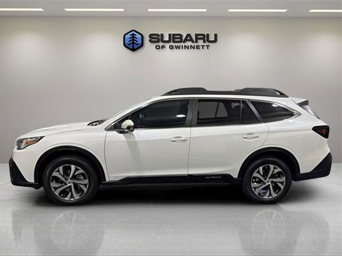 Certified 2022 Subaru Outback Limited image 2