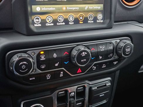 Used 2020 Jeep Gladiator Mojave image 29