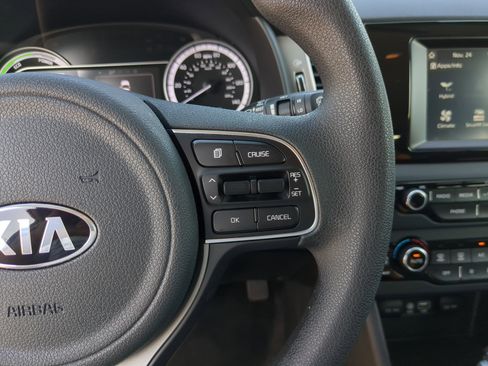 Certified 2019 Kia Niro LX image 27