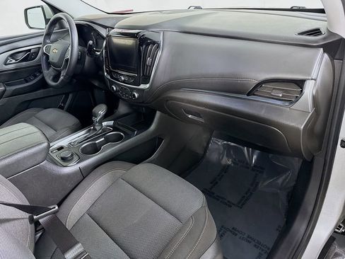 Used 2021 Chevrolet Traverse LT image 33
