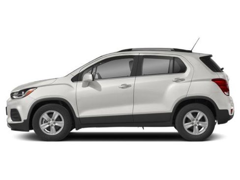Used 2020 Chevrolet Trax LT w/ LT Convenience Package AWD/4WD image 3